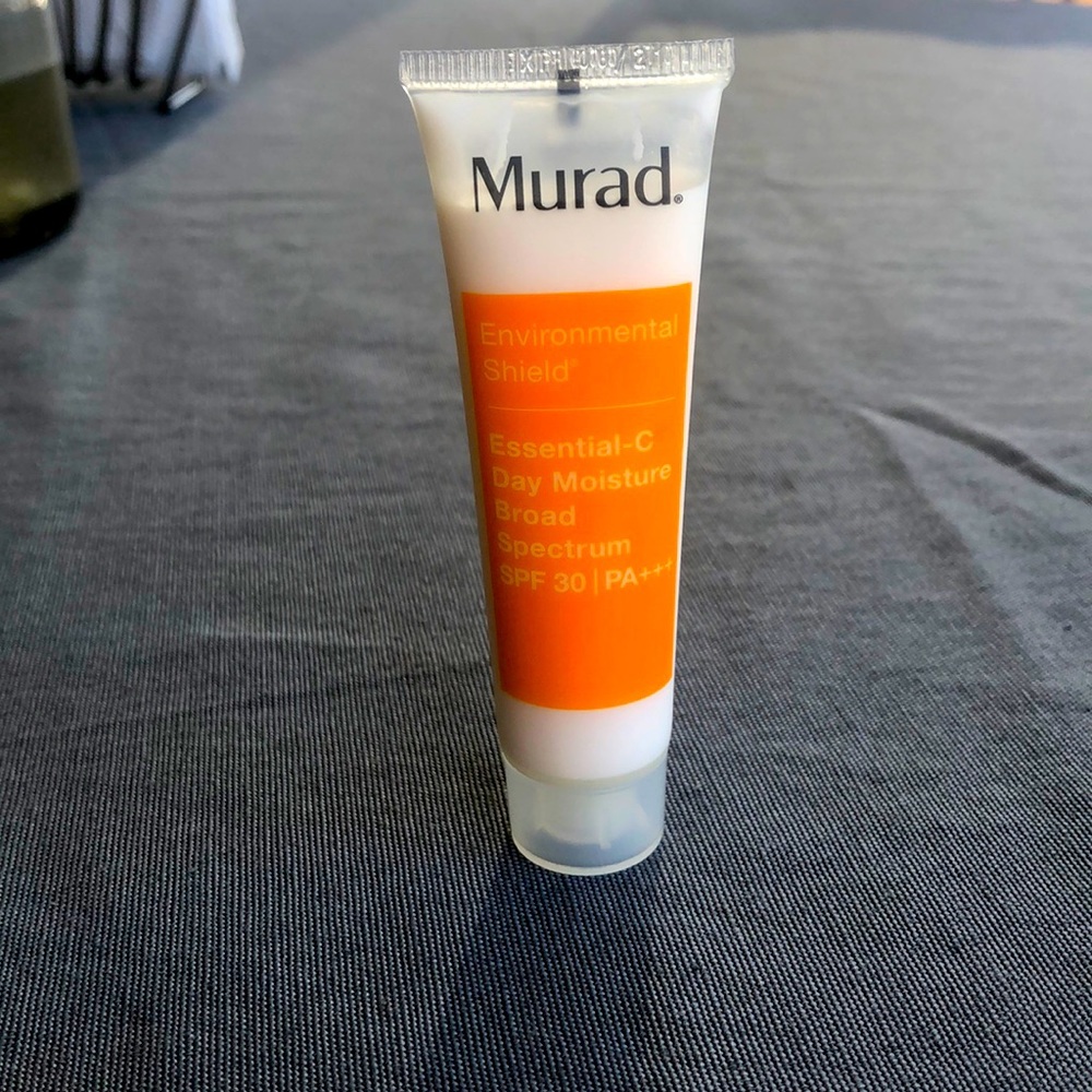 Murad Essential-C Day Moisture SPF30